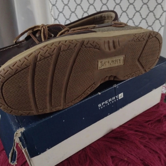 Sperry - Picture 2 of 3